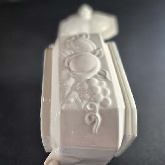 Vintage Himark Kitchen Gourmet White Embossed Fruit Motif Gravy Soup Tureen - Picture 6 of 11